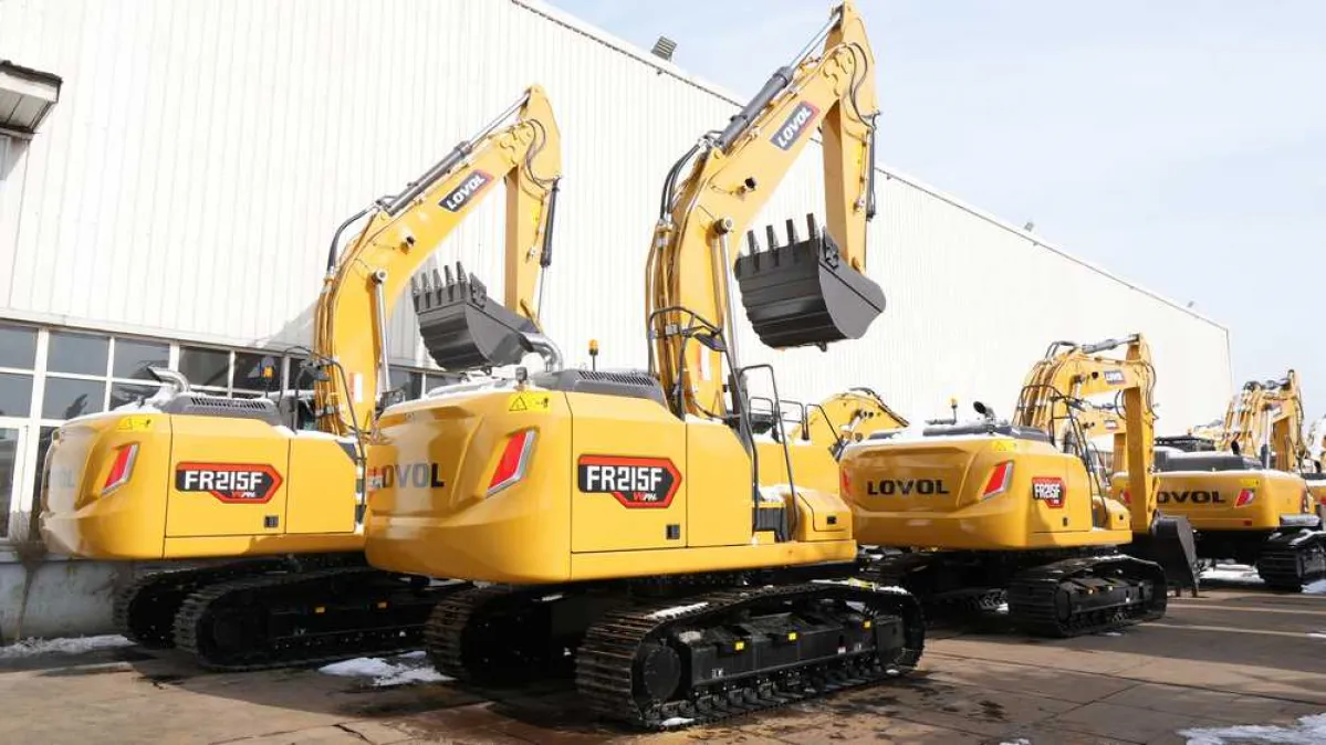 Шынжыр табанды экскаватор FR215F